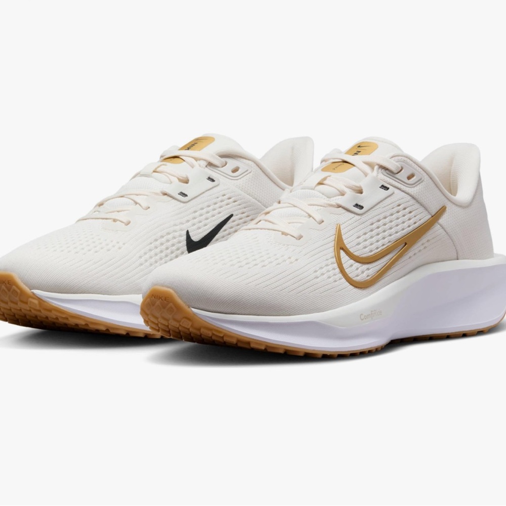 Nike‎ Cream and Gold Athletic Shoes with Breathable Mesh Sz 7.5